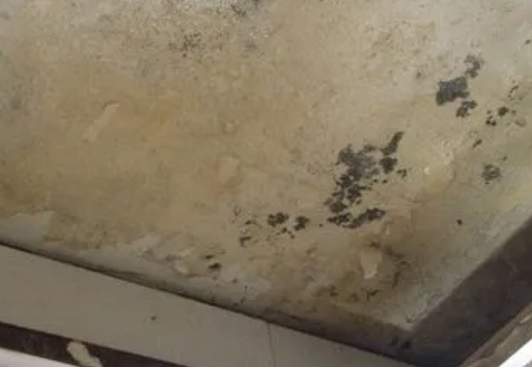 龙凤阳台漏水维修公司分享下龙凤卫生间渗水维修需要注意哪些问题。